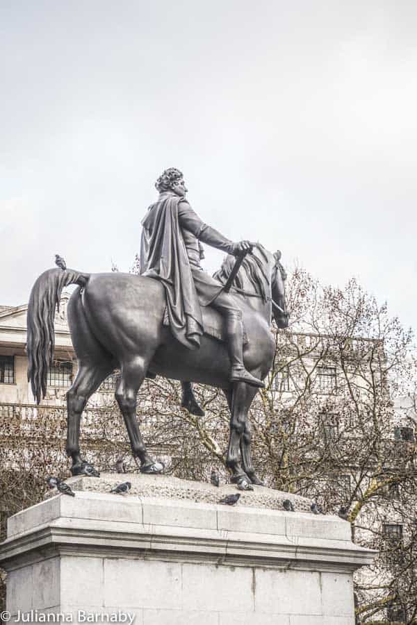 Statues Trafalgar Square 