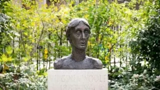 Bloomsbury Group - Satue of Viginia woolf in Tavistock Square, bloomsbury