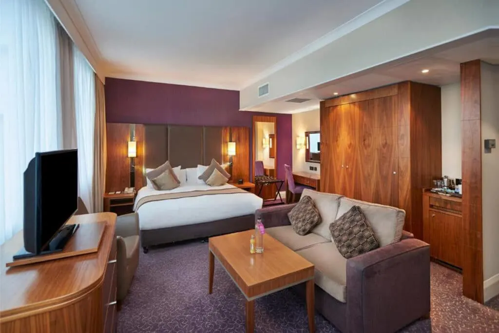 Crowne Plaza London Ealing