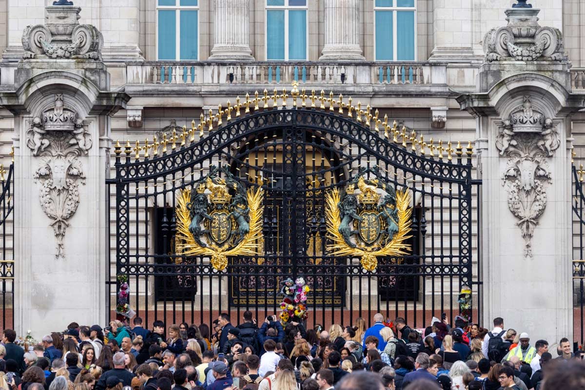 A Royal Treat: Buckingham Palace Opens to the Public This Summer